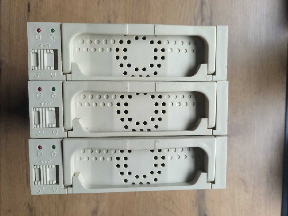 Kieszeń 5,25 na dysk HDD 3.5 ATA / IDE - Sprawne, RETRO. chłodzenie.