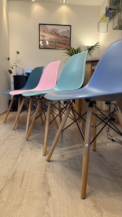 Komplet krzeseł stołowych - jak nowe