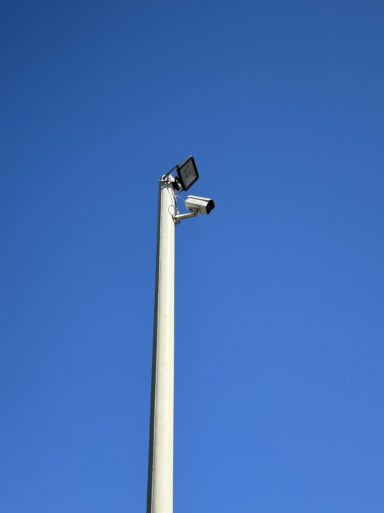 Słup pod linie energetyczne-światłowód-monitoring-lampy