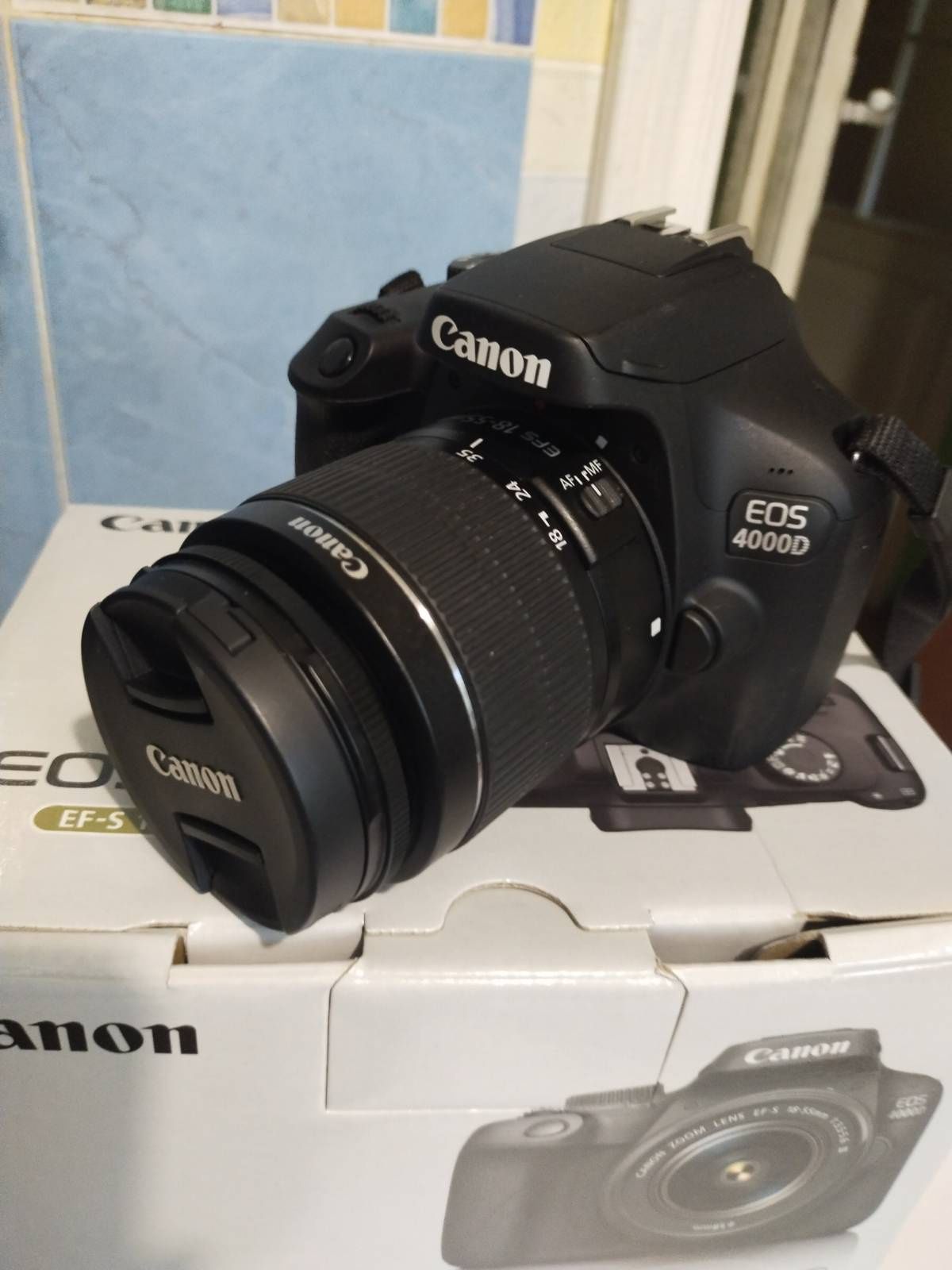 Продам фотоапарат Canon EOS4000D