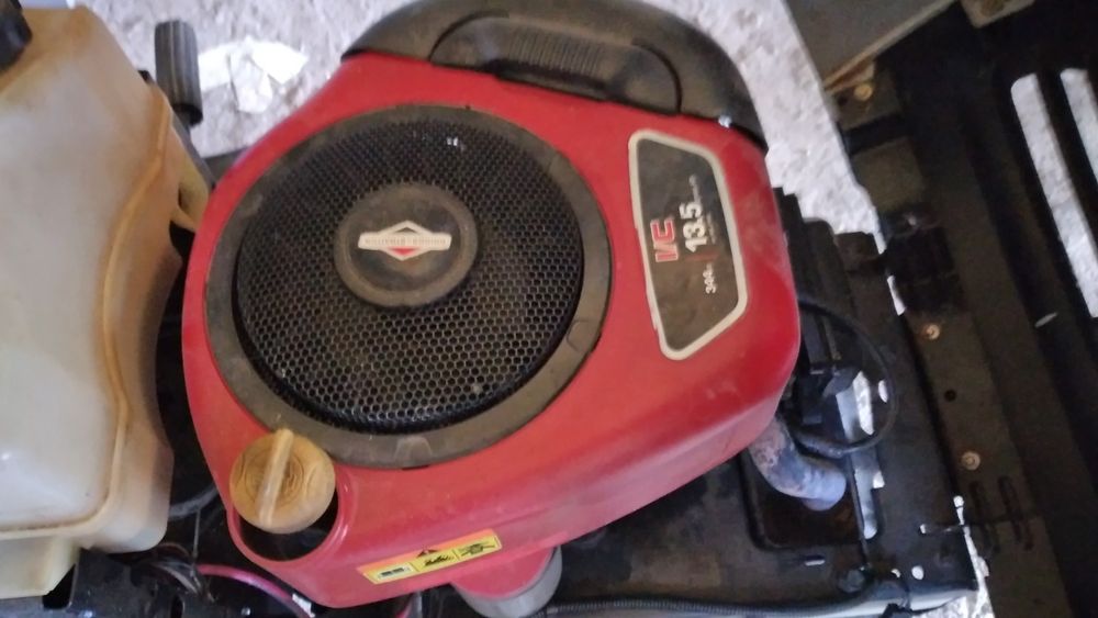 Vendo trator corta relva