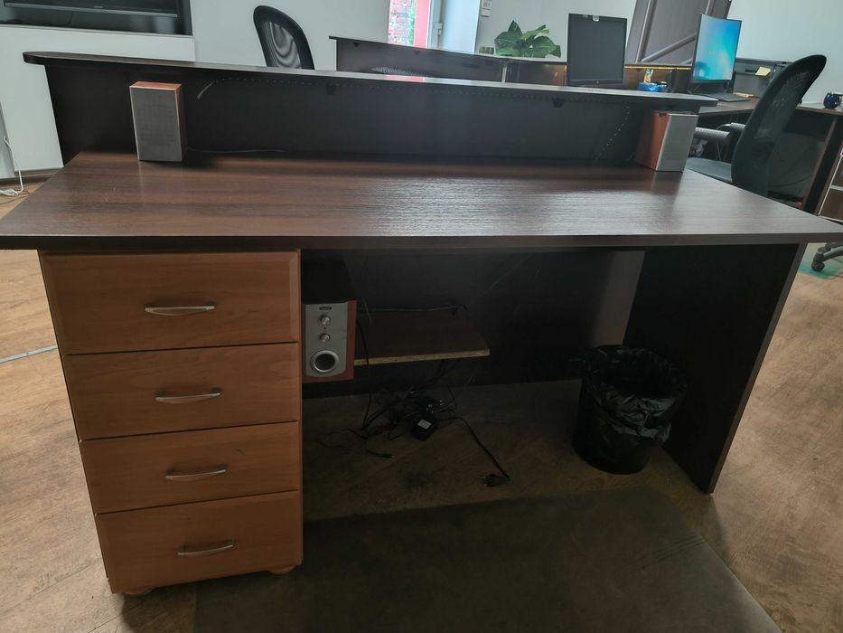 Sprzedam komplet mebli biurowych
