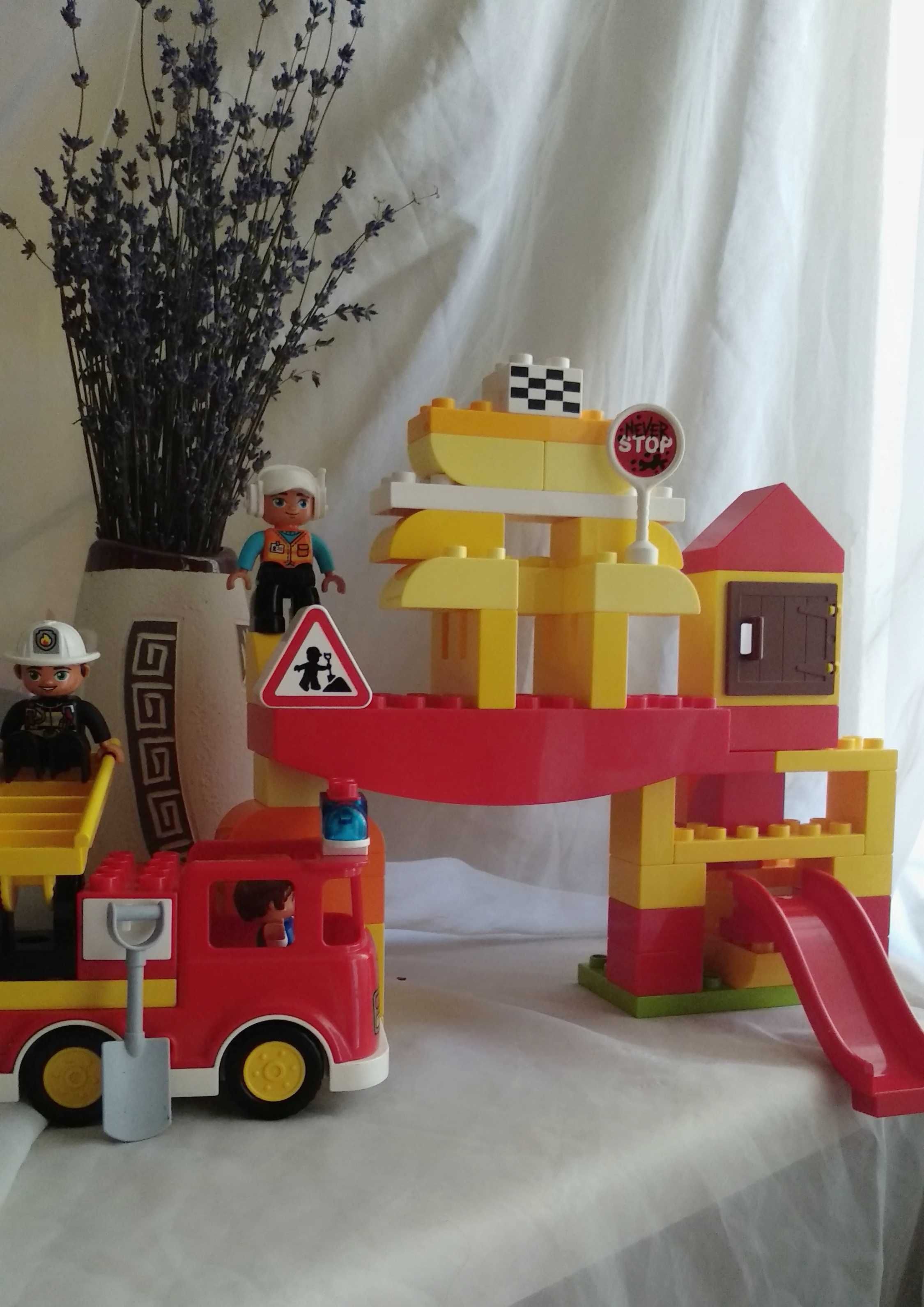 Набір Lego Duplo "Пожежна станція".