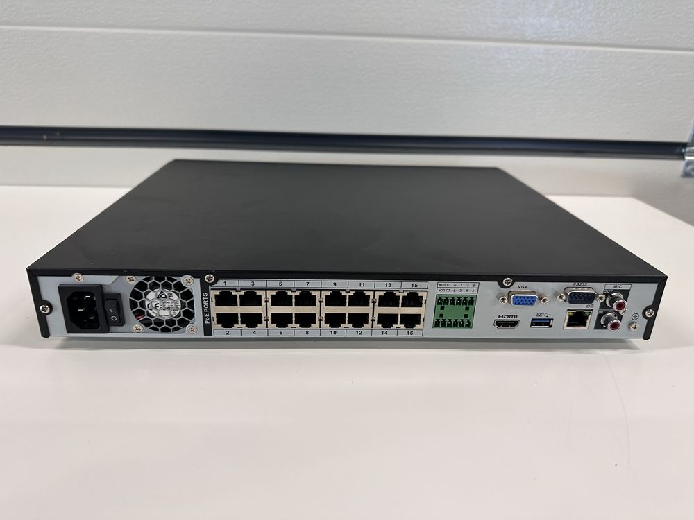 Rejestrator Sieciowy IP 16 Honeywell HEN16103 +Monitor 21” + Dysk 8TB