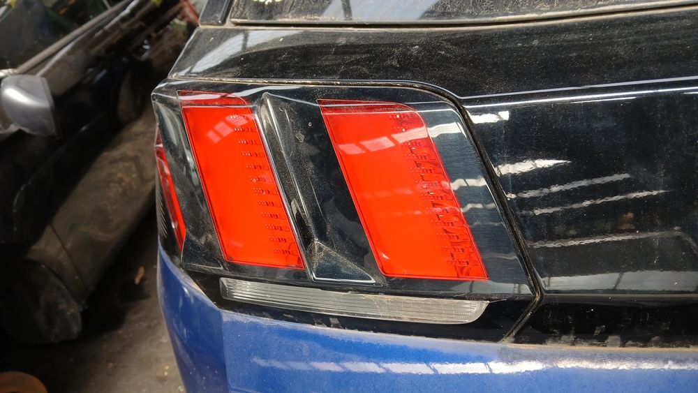 Farolim da mala esquerdo PEUGEOT 3008 II (M_)