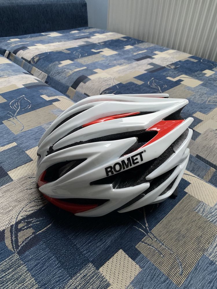 Kask rowerowy Romet 109 rozmiar L 58-61 szosowy biały