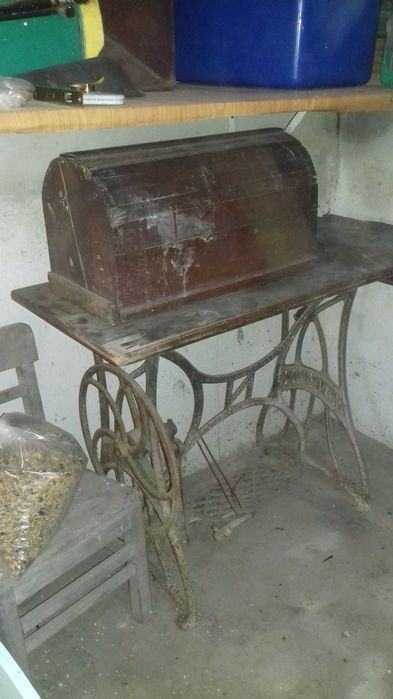 Máquina de costura antiga