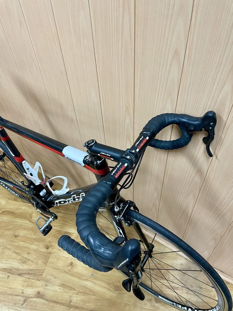 Bicicleta Jorbi de carbono