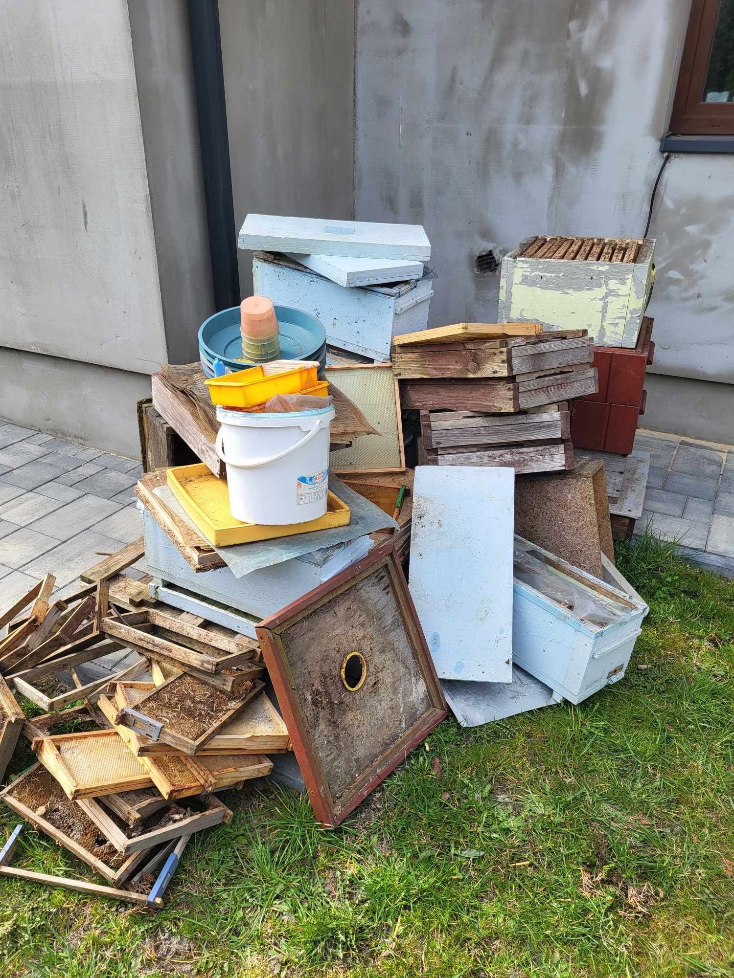 Likwidacja pasieki sprzedam korpusy itp.