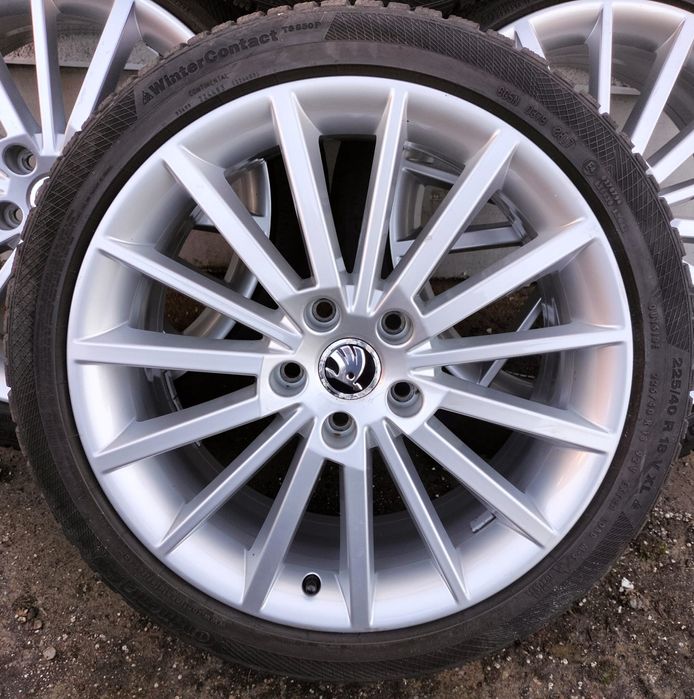 Felgi z oponami zimowymi Skoda Octavia SuperB 7,5x18 ET51 5x112