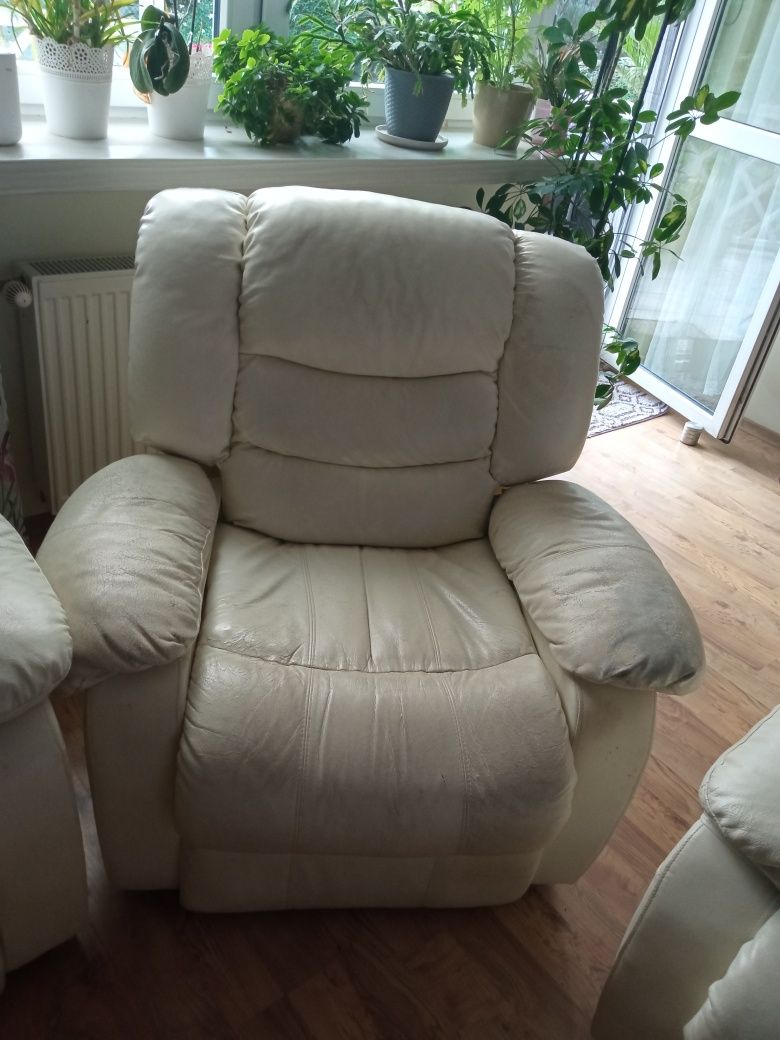 Sprzedam kanapę skórzaną rozkładaną + 2 fotele z funkcją relaks