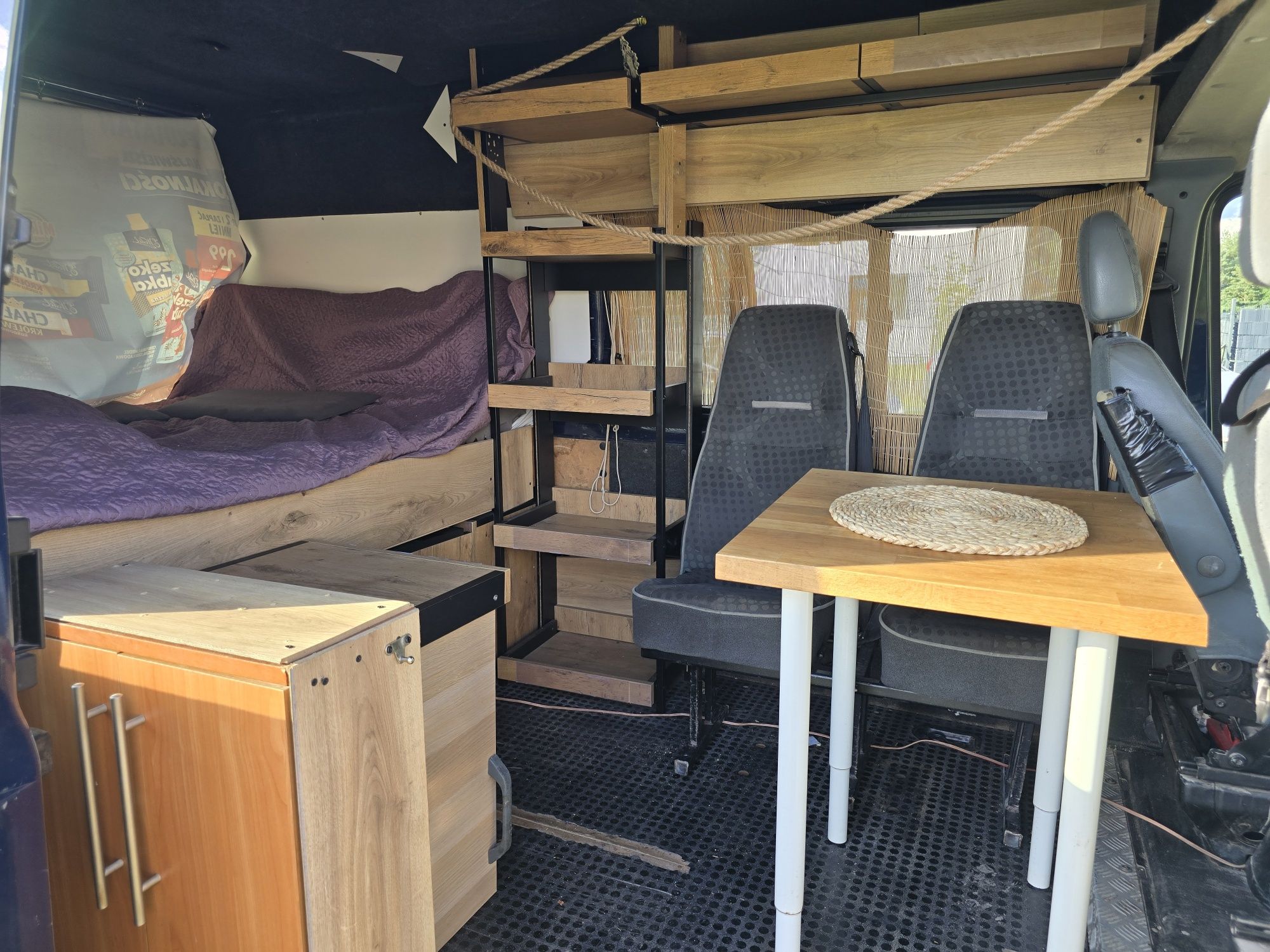 Ford Transit 2.2 diesel, 2006r, kamper, zarejestrowany na 6 osob.