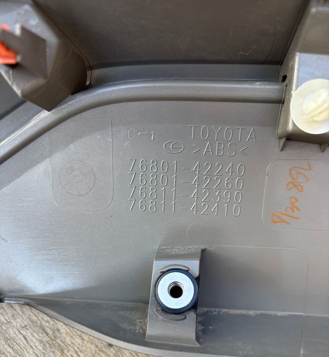 TOYOTA RAV4 V 5 - Blenda listwa klapy pokrywy bagażnika tył