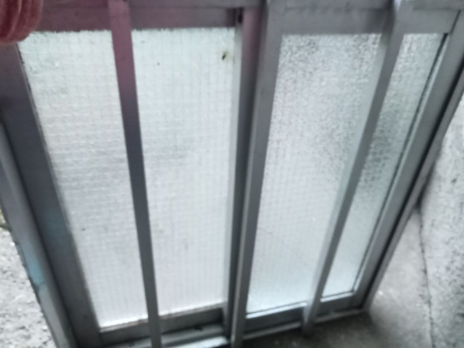 Janela oscilobatente