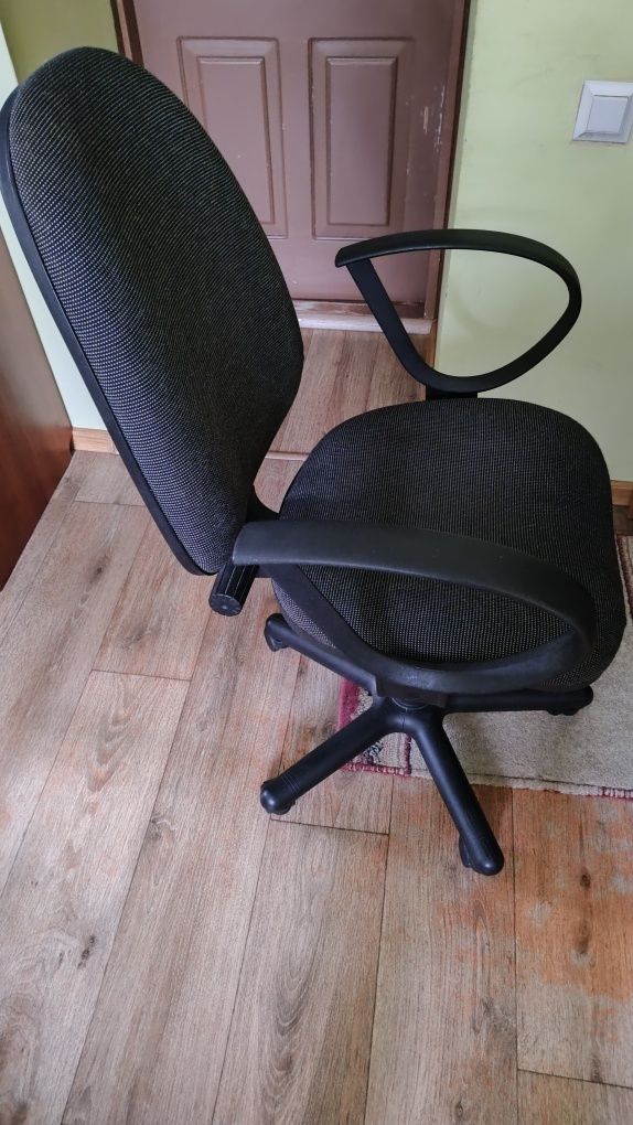 Продам компьютерное кресло
