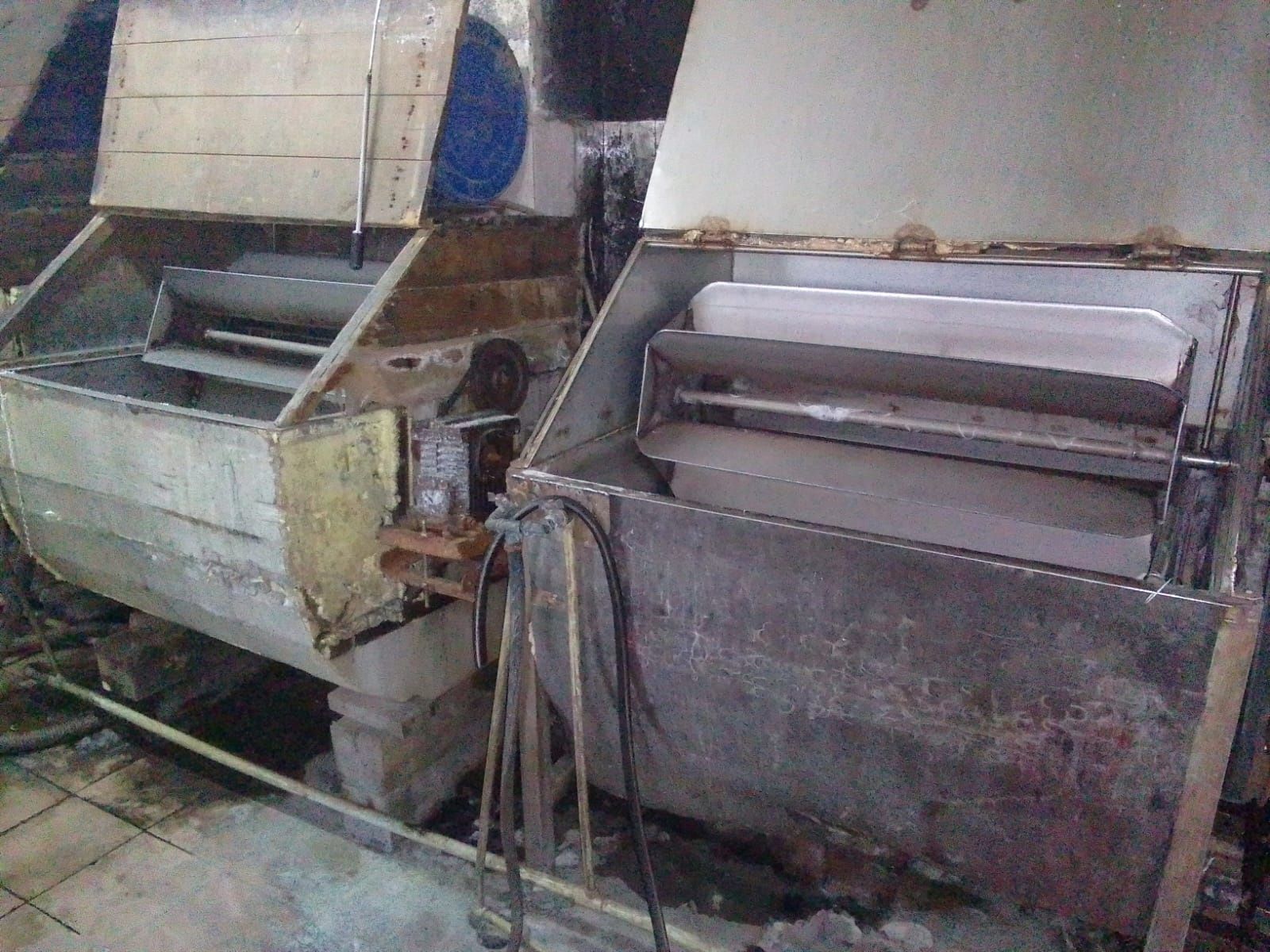 Розпродається обладнання після виробництва вичинки та фарбування хутра