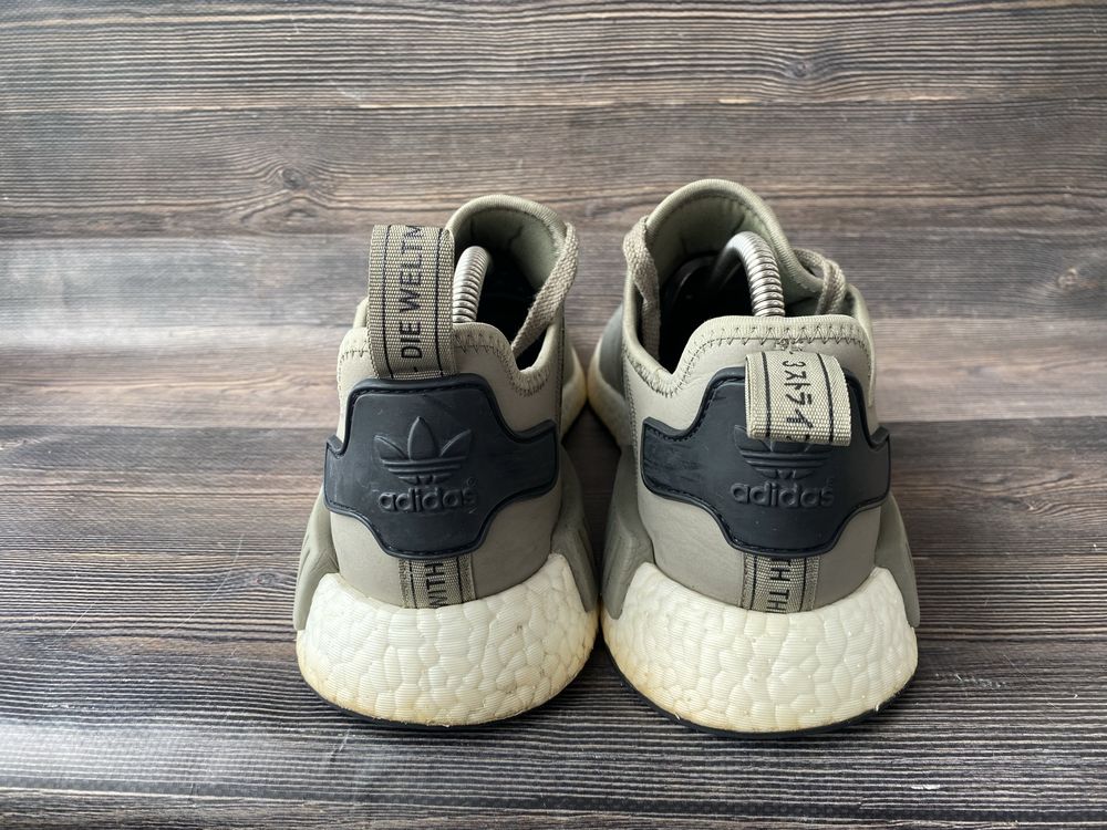 Кросівки Adidas NMD R1 43 1/3 р