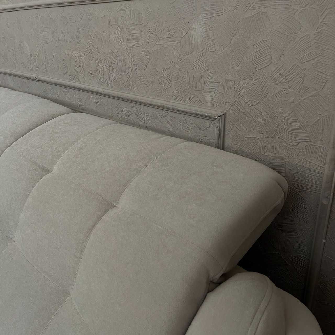 Тканинний розкладний диван п-подібної форми