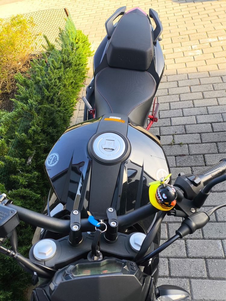 Benelli 125 como nova
