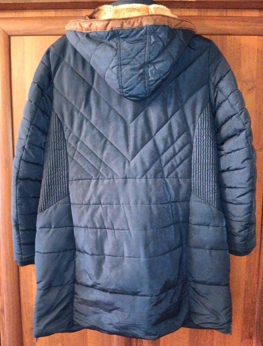 Продається зимова жіноча куртка