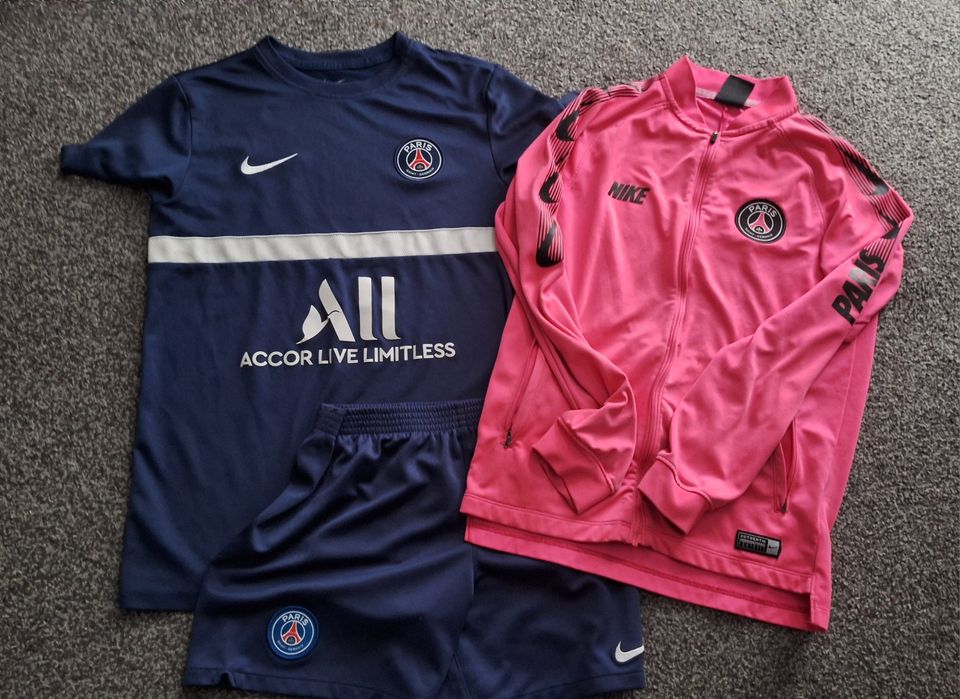 zestaw piłkarski PSG Nike 128- 147-158 cm koszulka, spodenki bluza