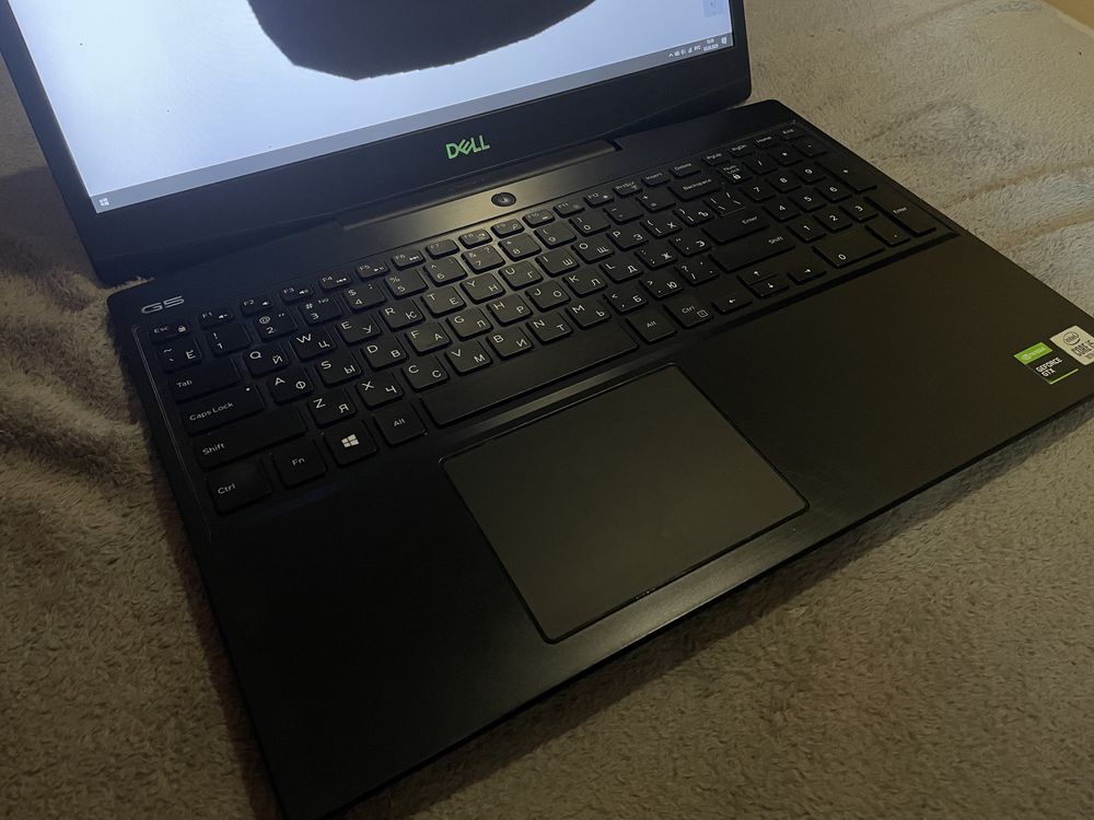 Laptop Dell G5550