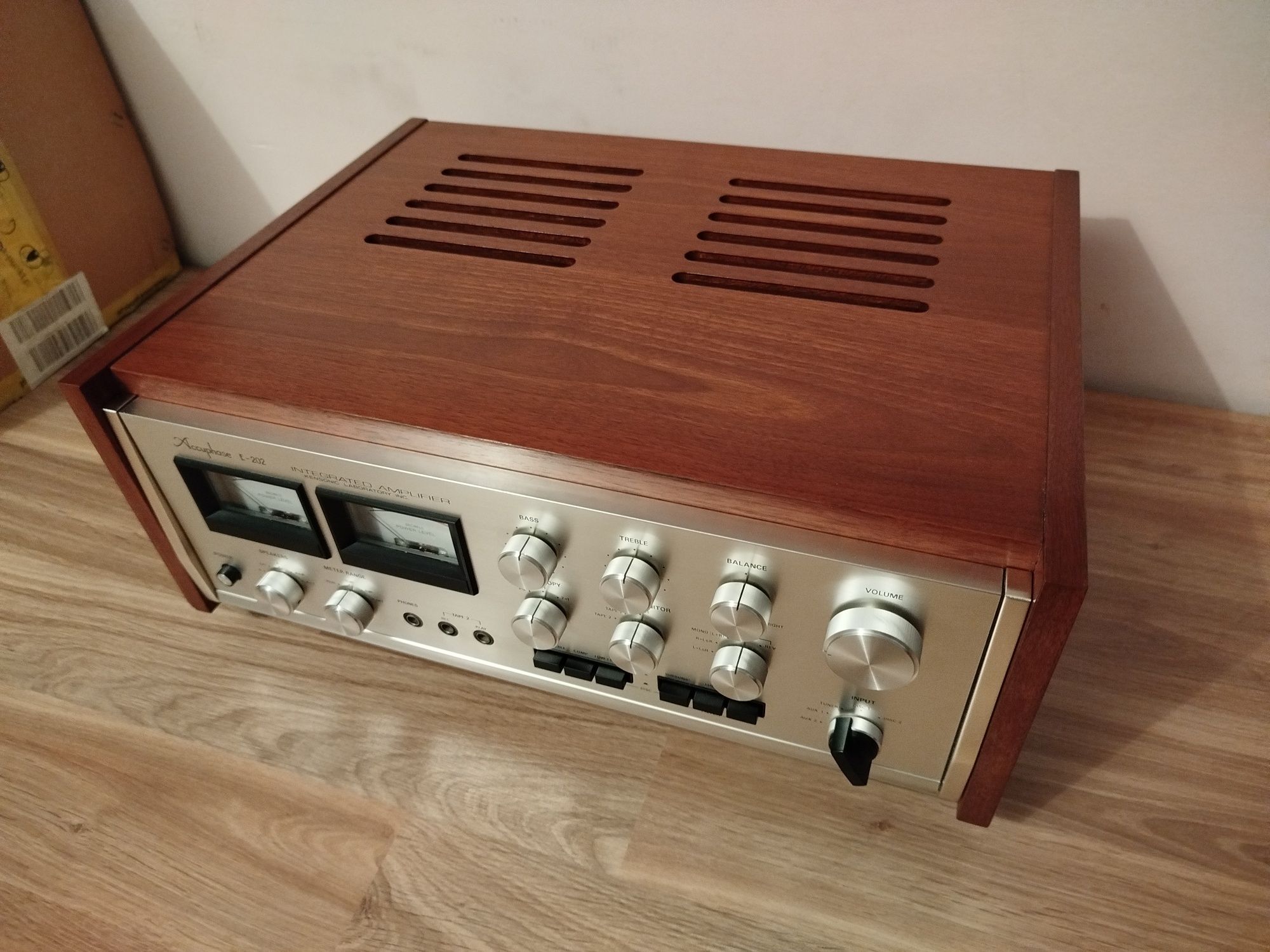 Wzmacniacz Accuphase E202. Marantz, Luxman, Sansui