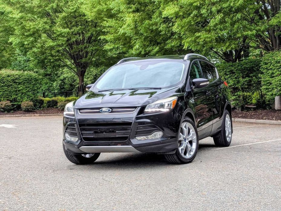 Ford Escape Titanium      2014
