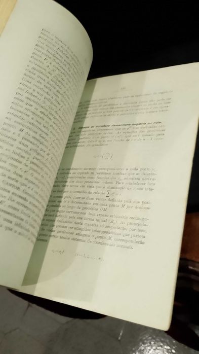 Sôbre a Dinâmica dos Sistemas Holónomos - António Almeida Costa
