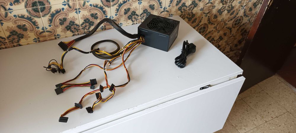 Fonte de alimentação Cooler Master 600W LITE