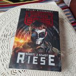Riese Robert J. Szmidt