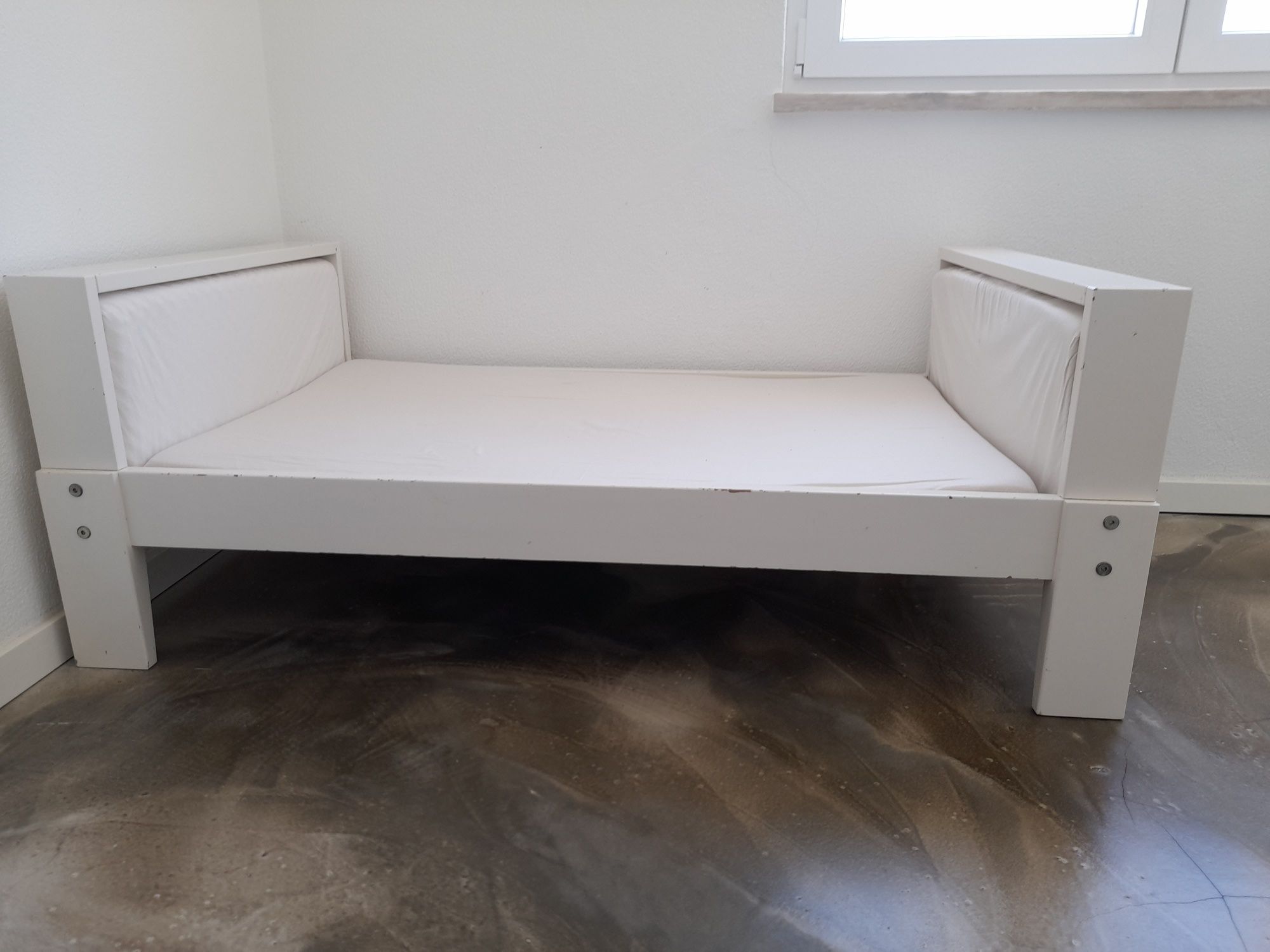 Cama de criança Ikea