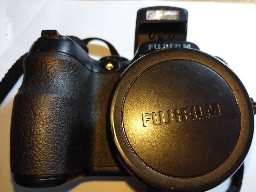 Máquina Fujifilm FinePix s1000FD + Malas + Cabos + Cartão 8 Gb