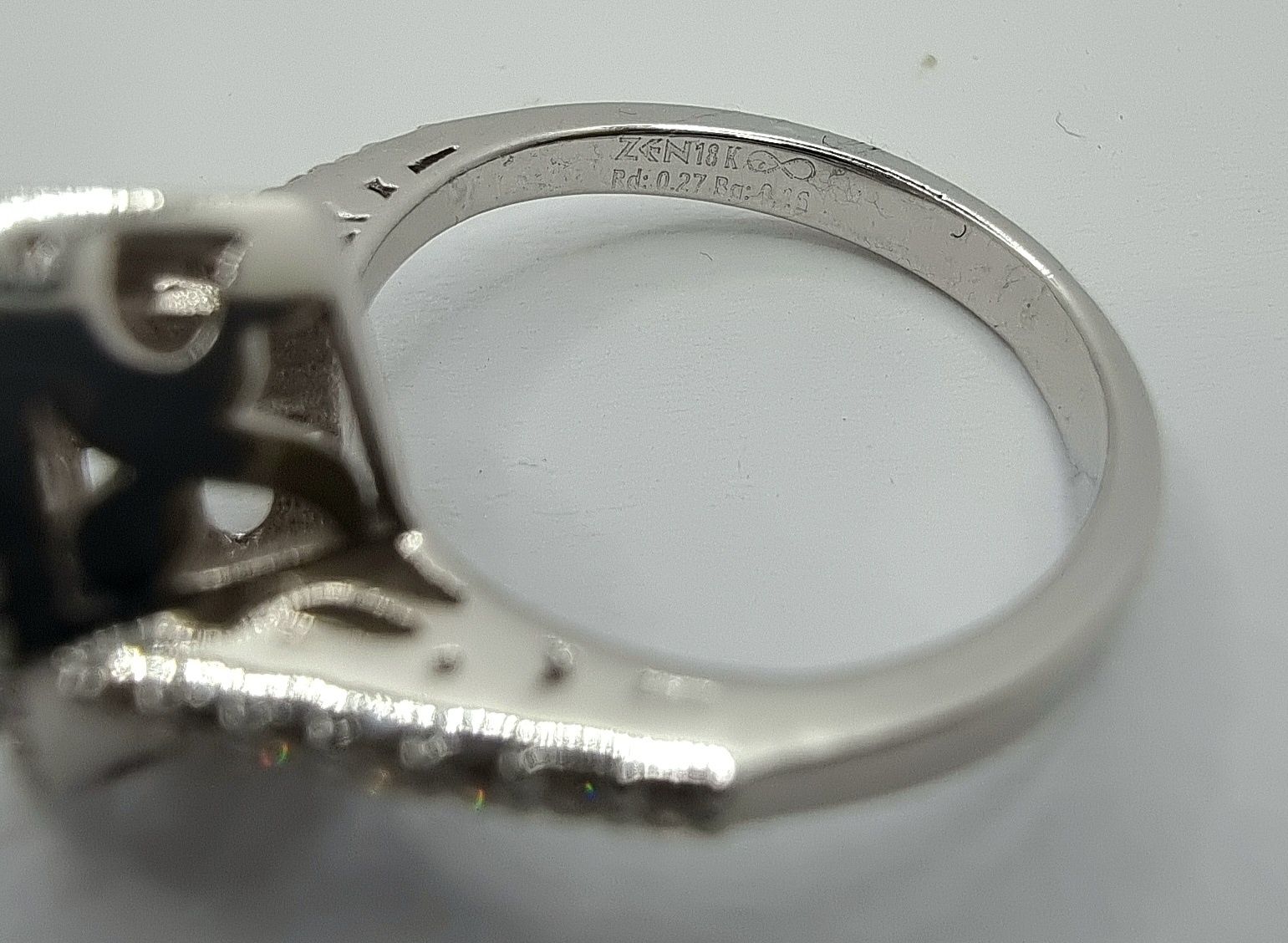 Бриллиантовое кольцо бренда "Zen"