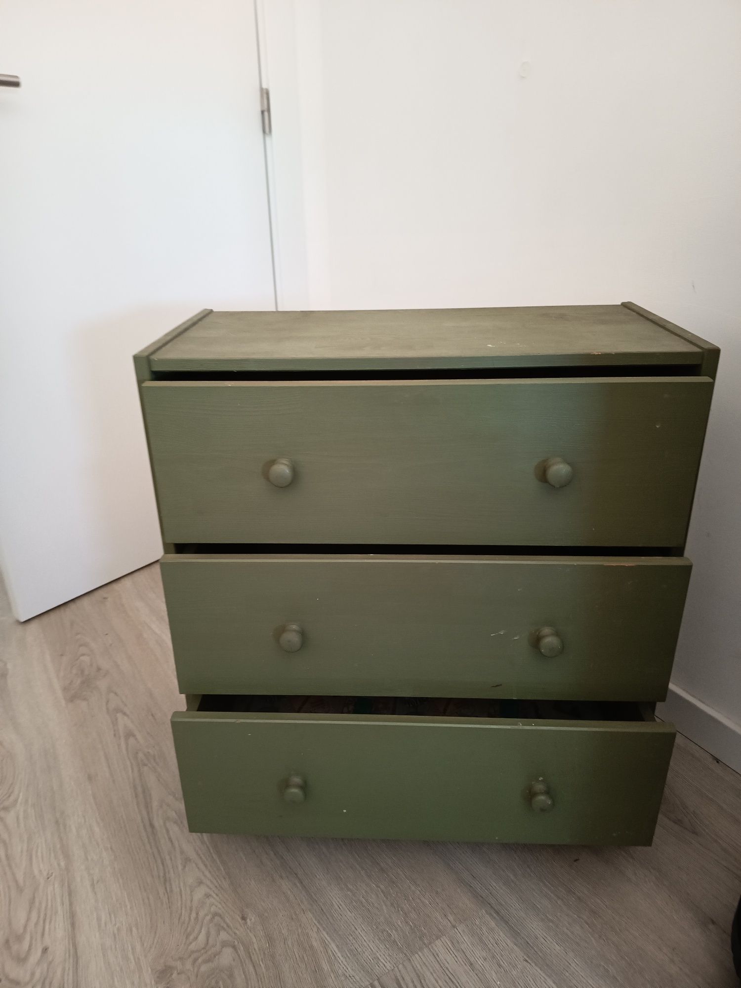 Vendo cómoda 3 gavetas