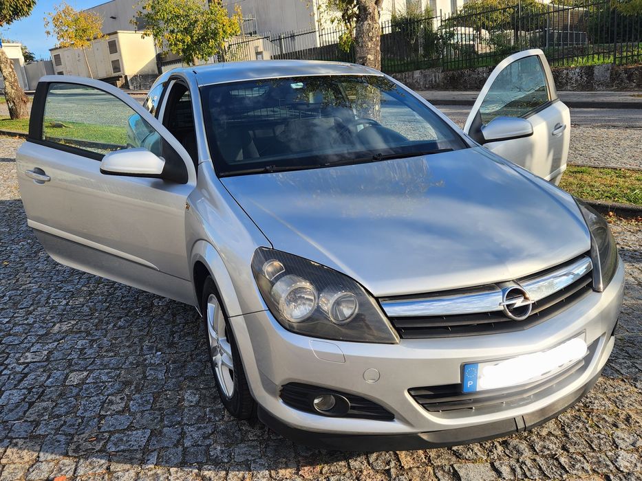 Opel Astra  GTC - Oportunidade