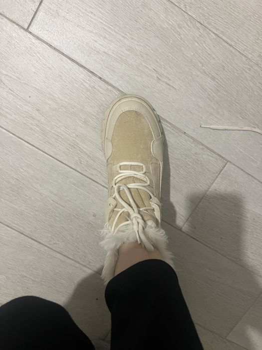 Круті зимові черевики,кроси щимні беж з хутром