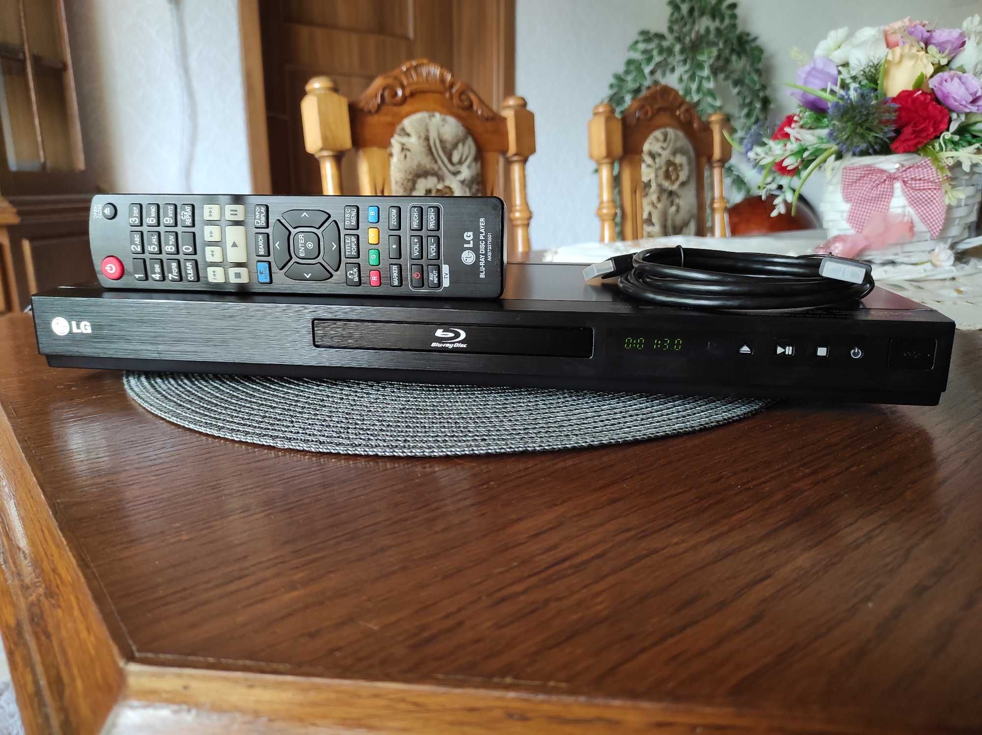 Odtwarzacz Blu-ray 3D LG BD660 + pilot i kabel HDMI