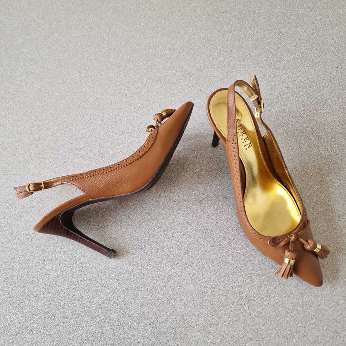 Sapatos abertos atrás camel da Ralfh Lauren