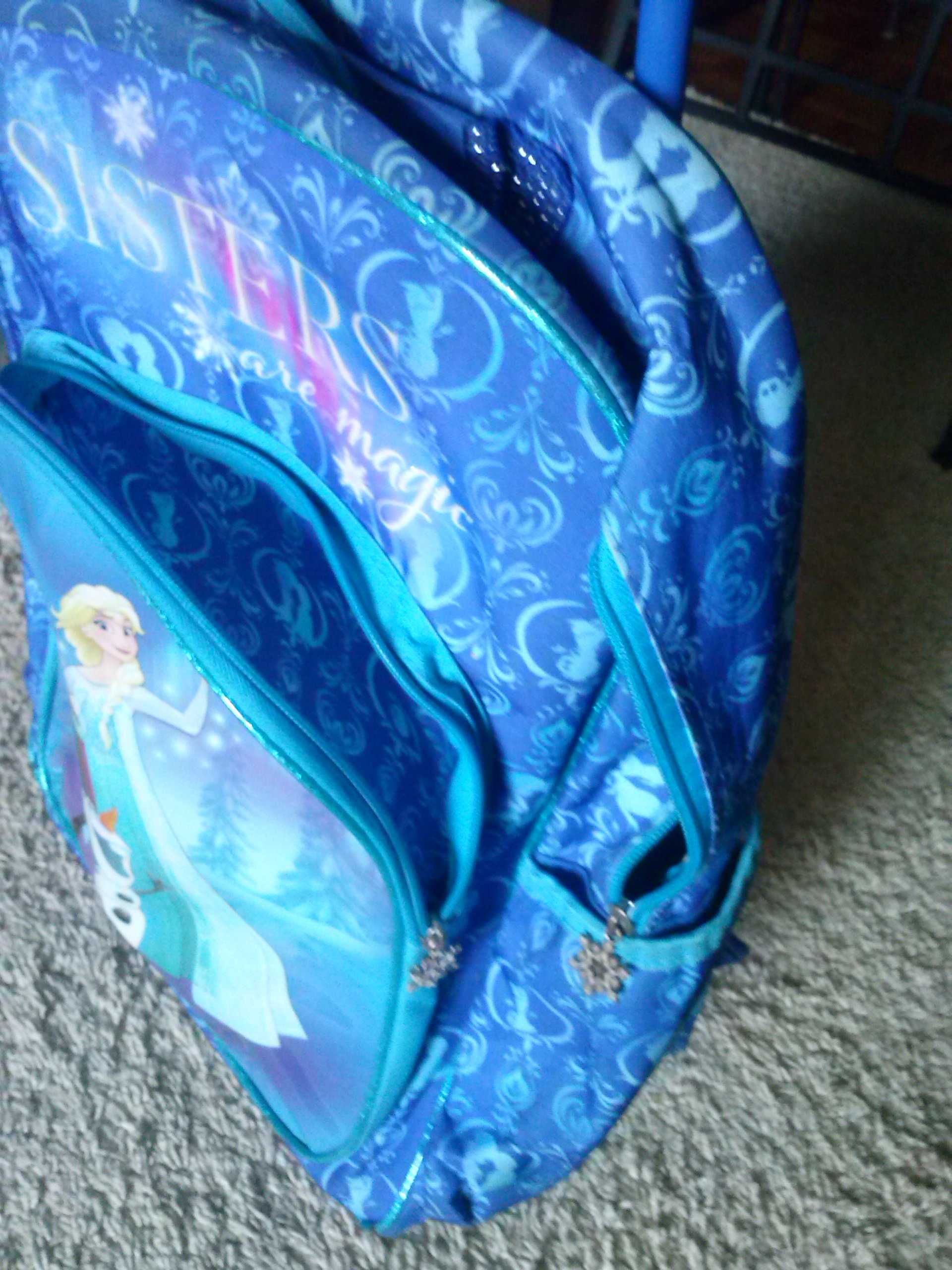 Mochila com rodas. Frozen. Entrega em mão