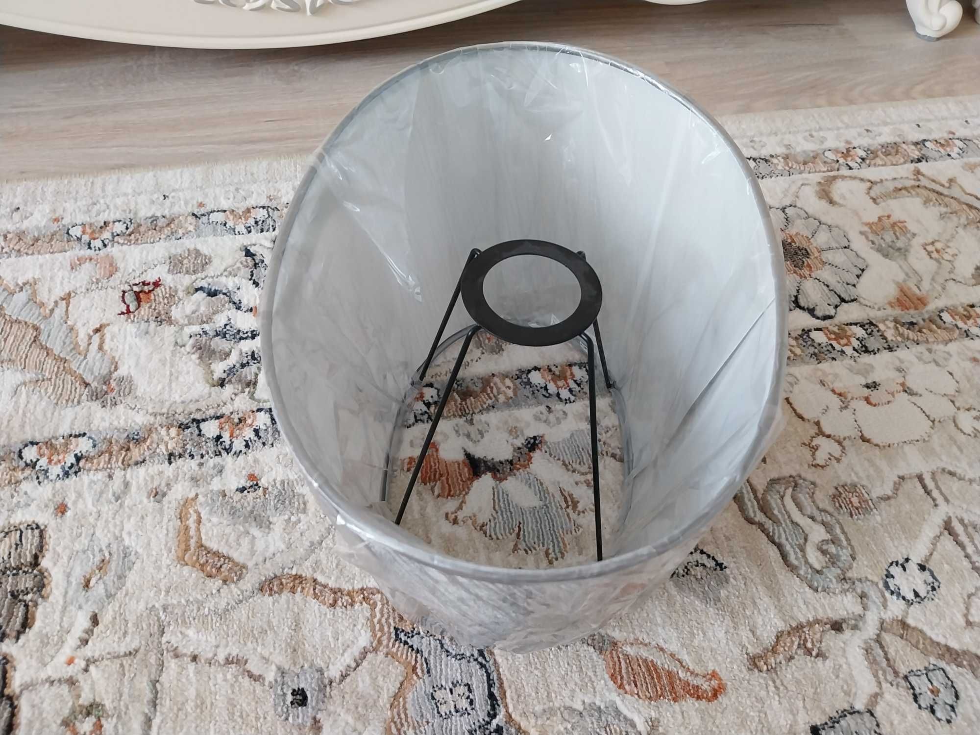 elegancki, szary klosz do lampki