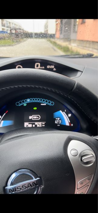 Nissan Leaf 24 / 2013