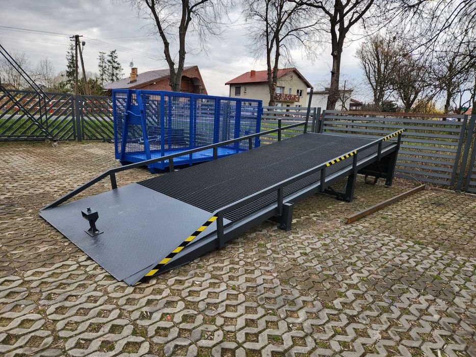 Podest,rampa,najazd,magazyn,kontener,schody,zjazd,podjazd
