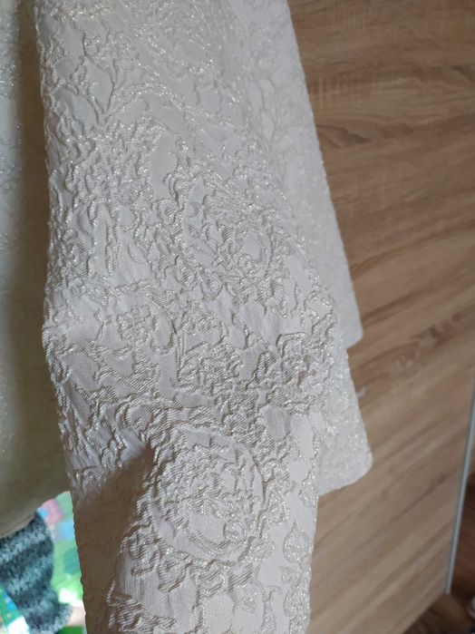 Piękna sukienka ecru 36