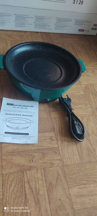 Nowa patelnia elektryczna 22 cm. 450W.
