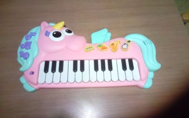 Музыкальная игрушка "Единорог"