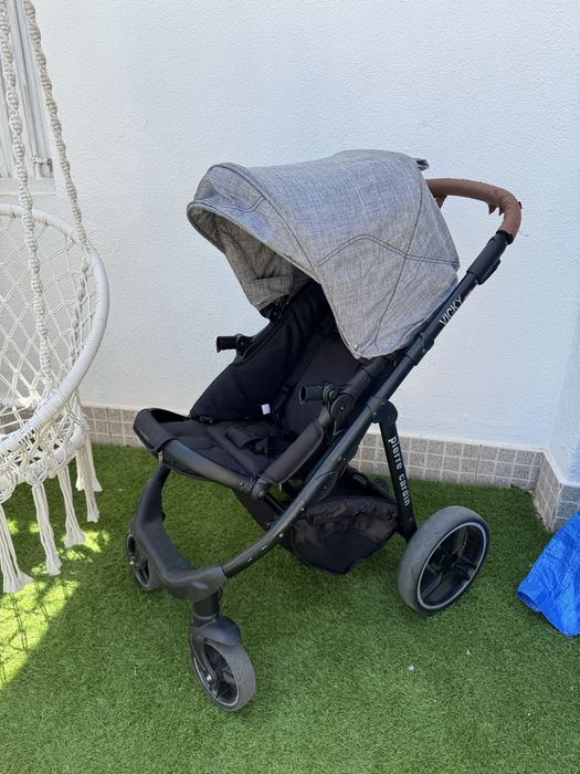 Carrinho bebe - Pierre Cardin