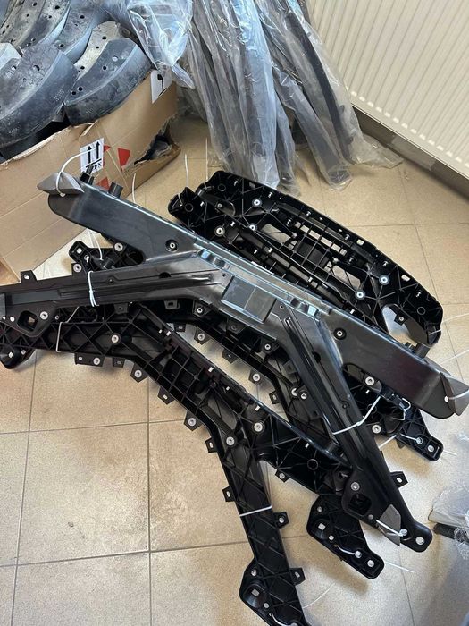 Панель радіаторів,телевізор Tesla M3/MY