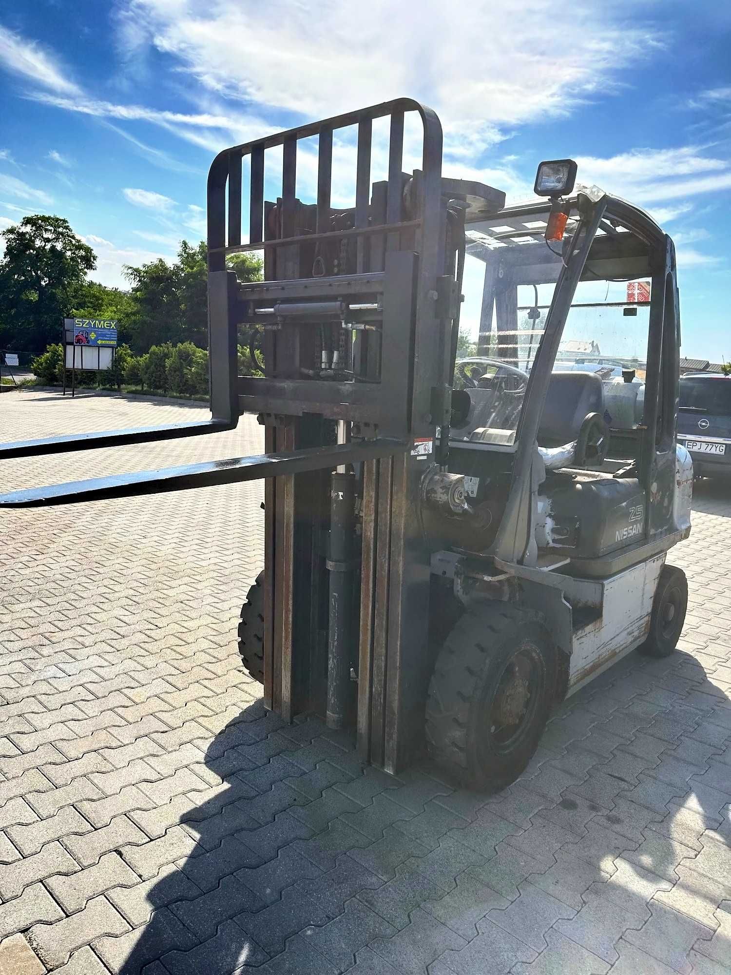 wózek widłowy NISSAN FG25 LPG 2500kg Triplex 4.30m przesuw 2010r K25