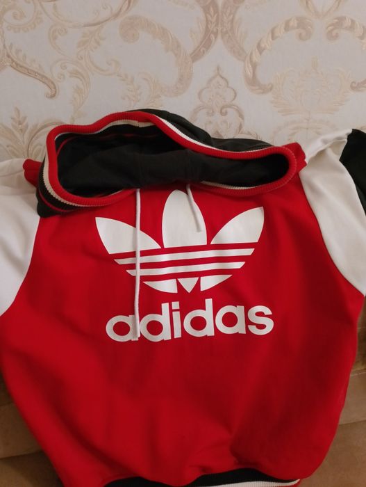 Реглан, кофта с капюшоном adidas!